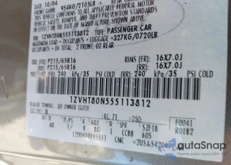 2005 Ford Mustang V6 Deluxe/V6 Premium z USA, uszkodzony, nr VIN 1ZVHT80N555113812